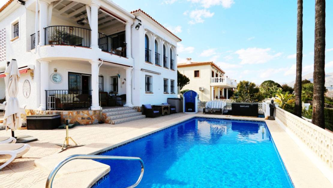 Venta - Chalet - La Nucía - La Nucia Centro