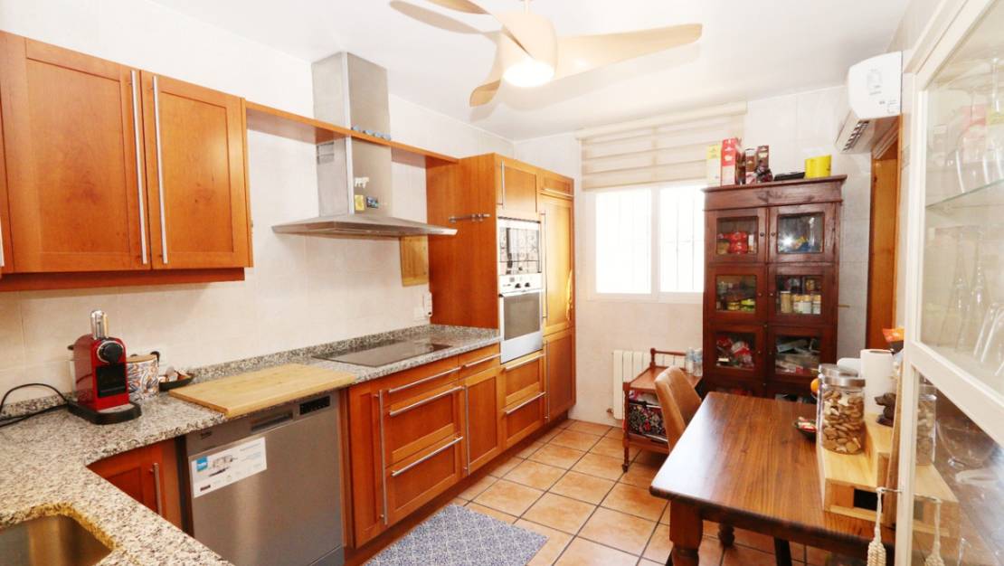 Venta - Chalet - La Nucía - La Nucia Centro