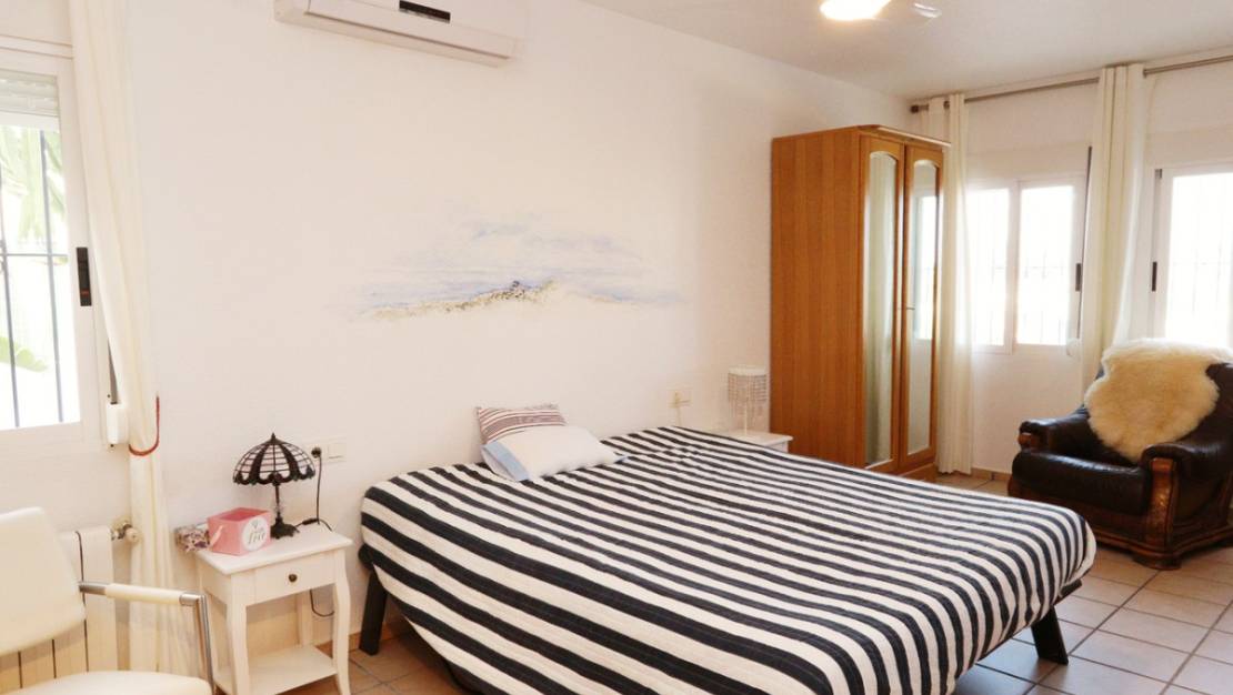 Venta - Chalet - La Nucía - La Nucia Centro