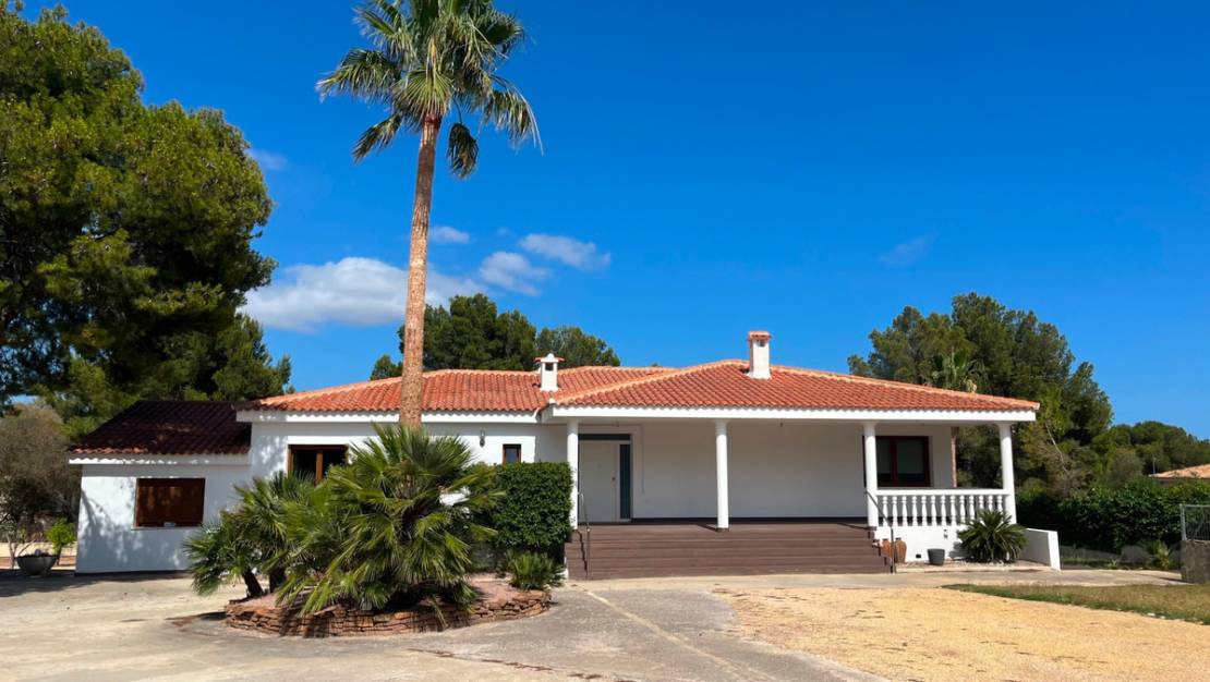 Venta - Chalet - La Nucía - La Nucia Centro