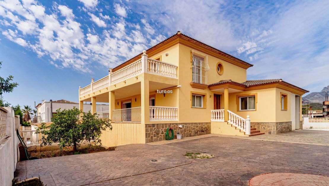 Venta - Chalet - La Nucía - La Nucia Centro