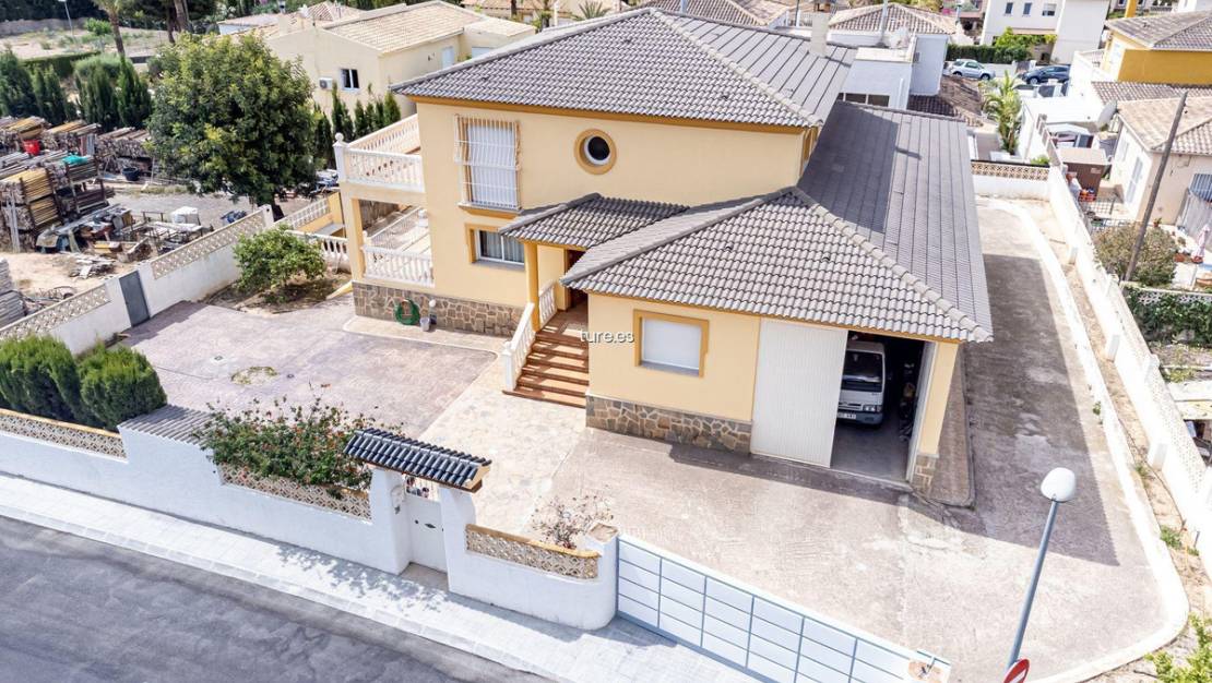 Venta - Chalet - La Nucía - La Nucia Centro