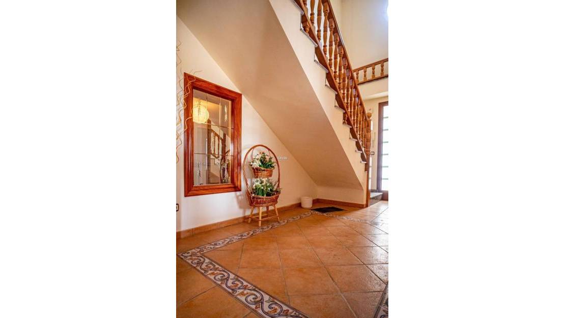 Venta - Chalet - La Nucía - La Nucia Centro