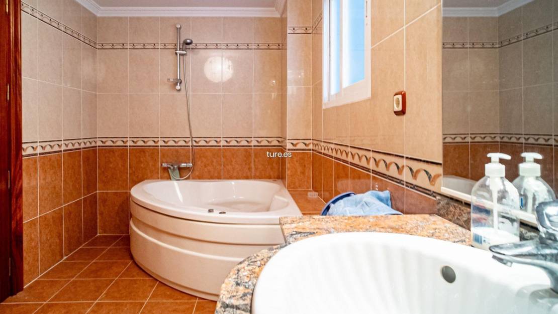 Venta - Chalet - La Nucía - La Nucia Centro