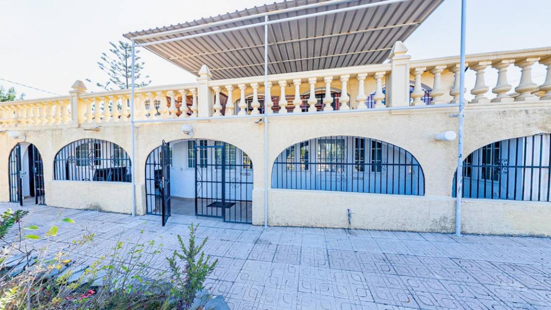 Venta - Chalet - La Nucía - La Nucia Centro