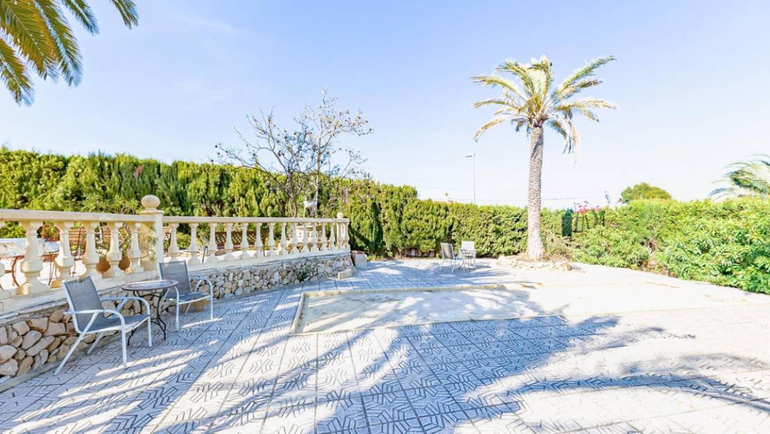 Venta - Chalet - La Nucía - La Nucia Centro