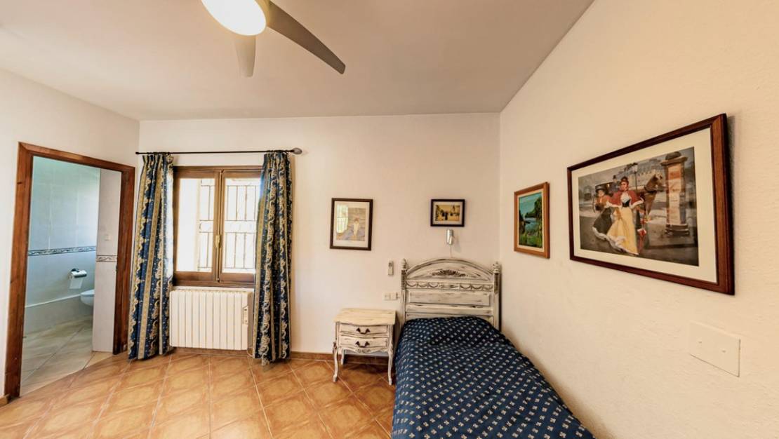 Venta - Chalet - La Nucía - La Nucia Centro