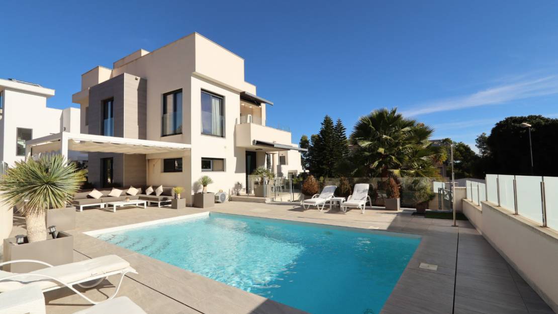 Venta - Chalet - La Nucía - La Nucia Centro