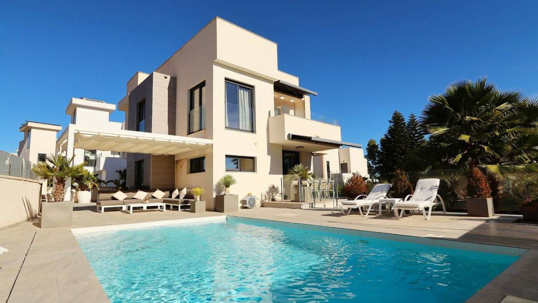 Venta - Chalet - La Nucía - La Nucia Centro