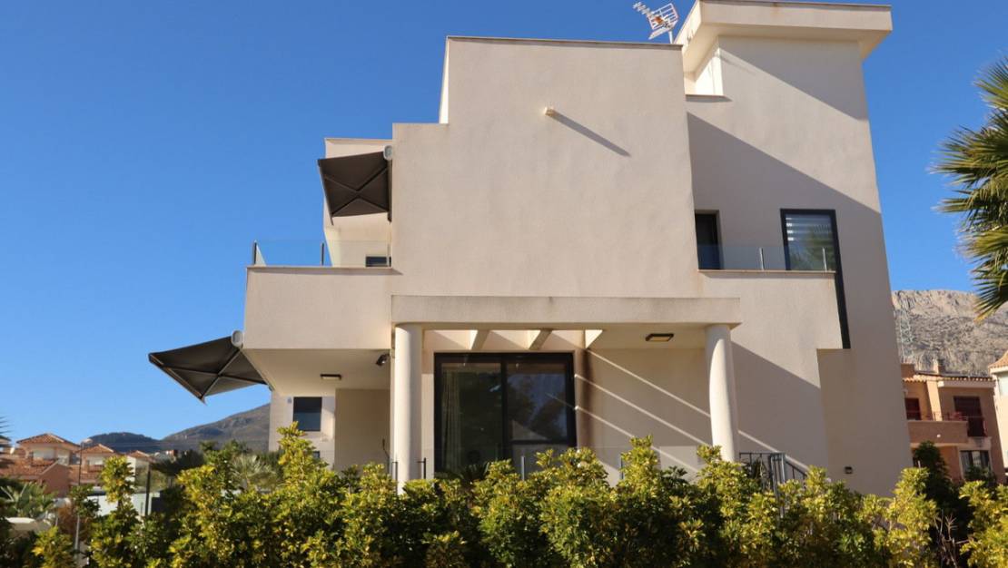 Venta - Chalet - La Nucía - La Nucia Centro