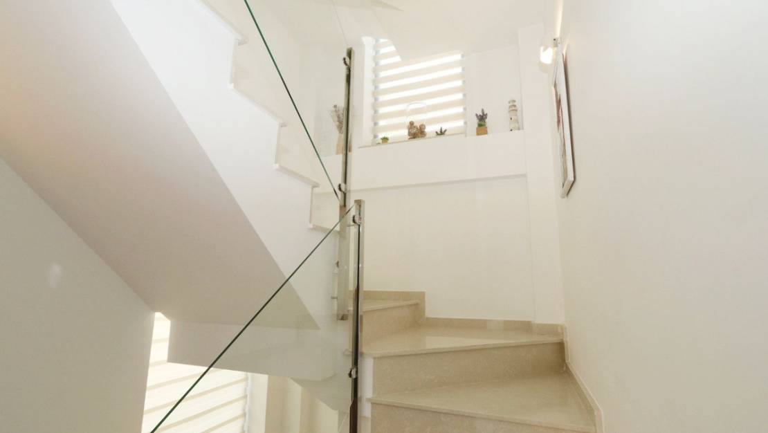 Venta - Chalet - La Nucía - La Nucia Centro