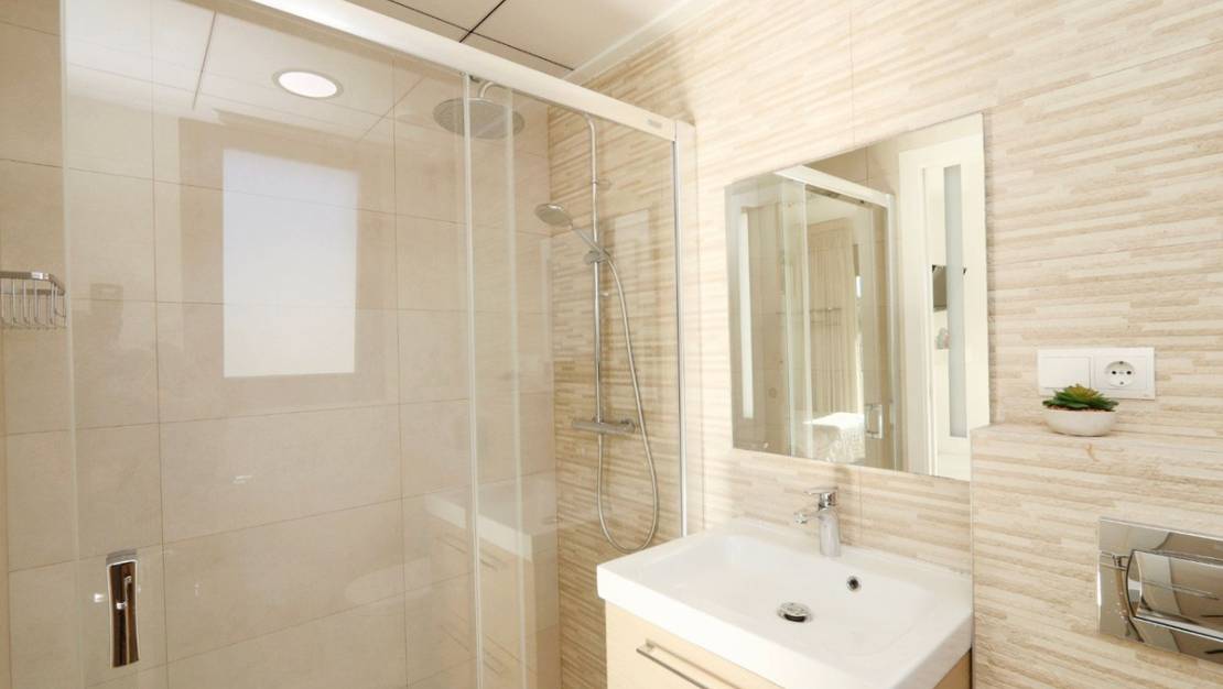 Venta - Chalet - La Nucía - La Nucia Centro