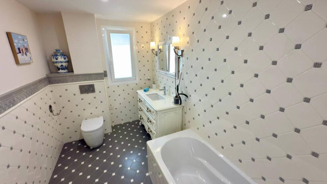 Venta - Chalet - La Nucía - La Nucia Centro