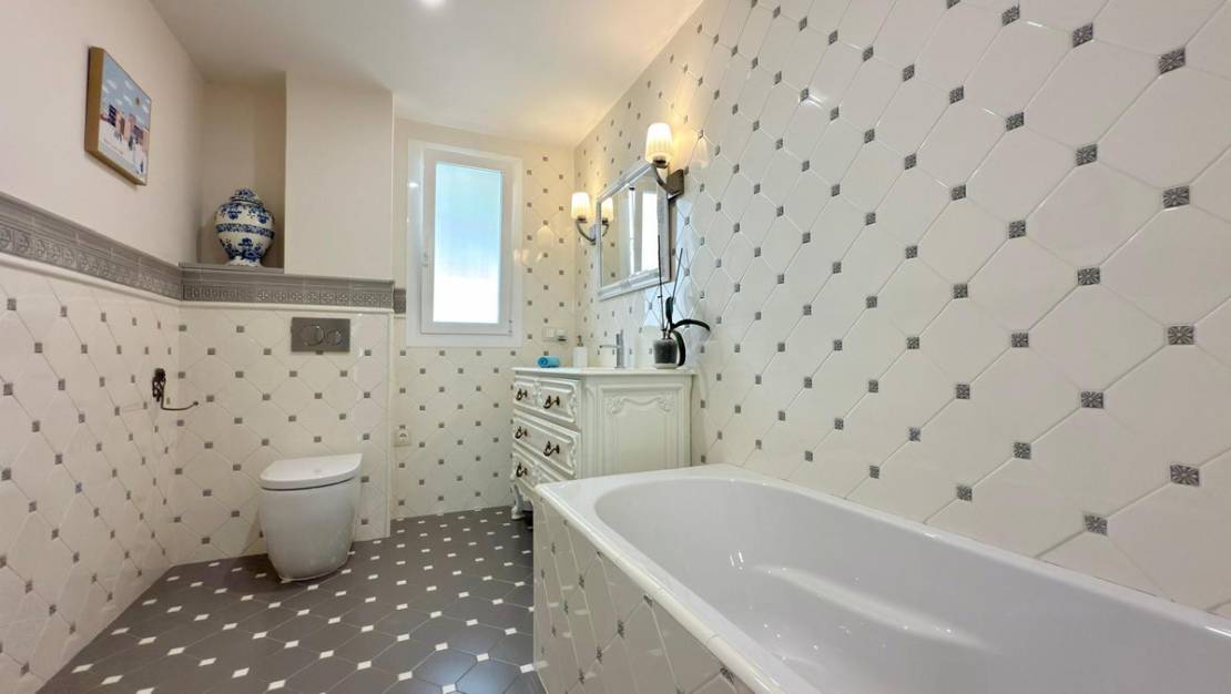 Venta - Chalet - La Nucía - La Nucia Centro