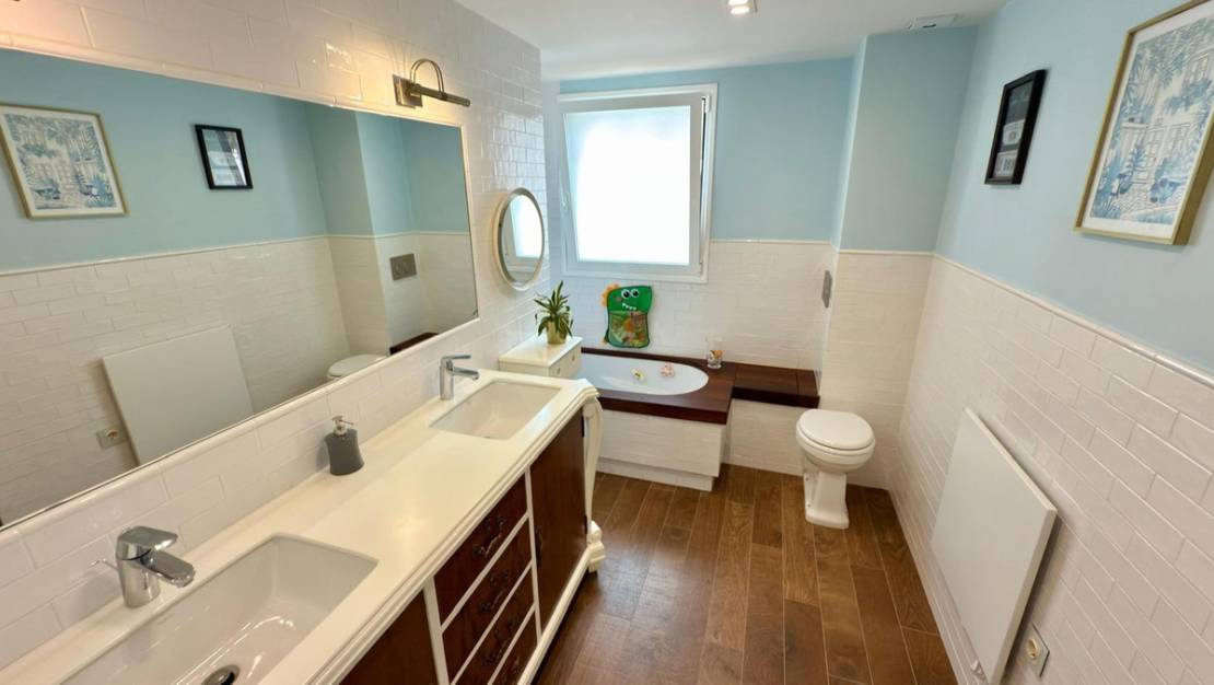 Venta - Chalet - La Nucía - La Nucia Centro