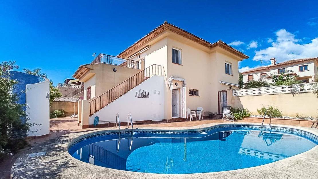 Venta - Chalet - La Nucía