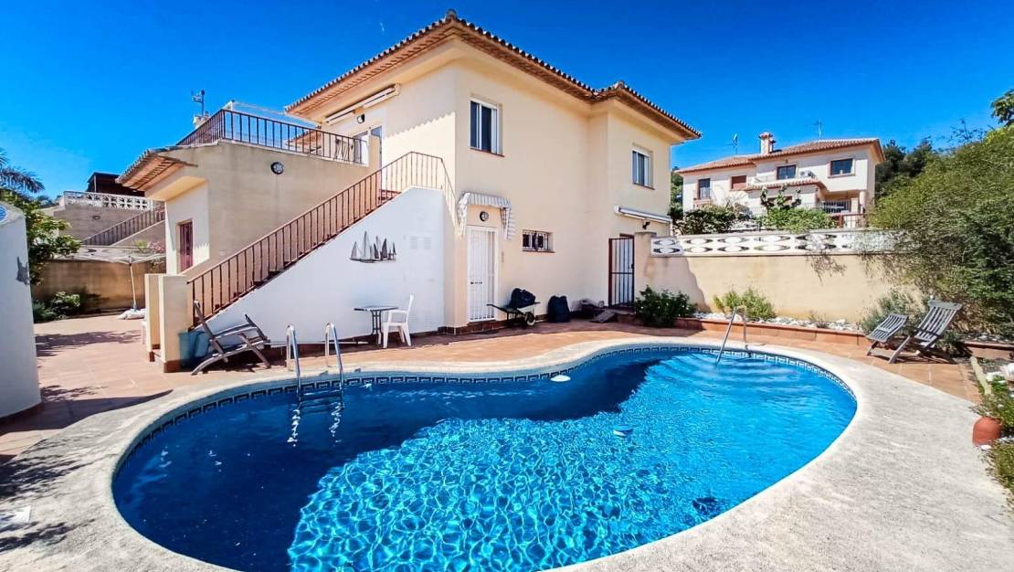 Venta - Chalet - La Nucía