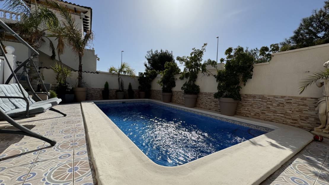 Venta - Chalet - La Zenia