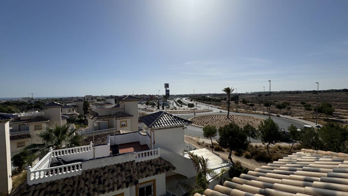 Venta - Chalet - La Zenia
