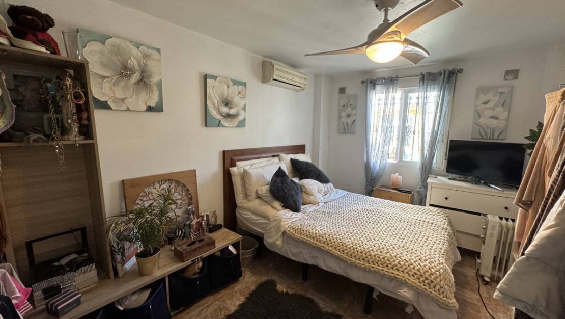 Venta - Chalet - La Zenia