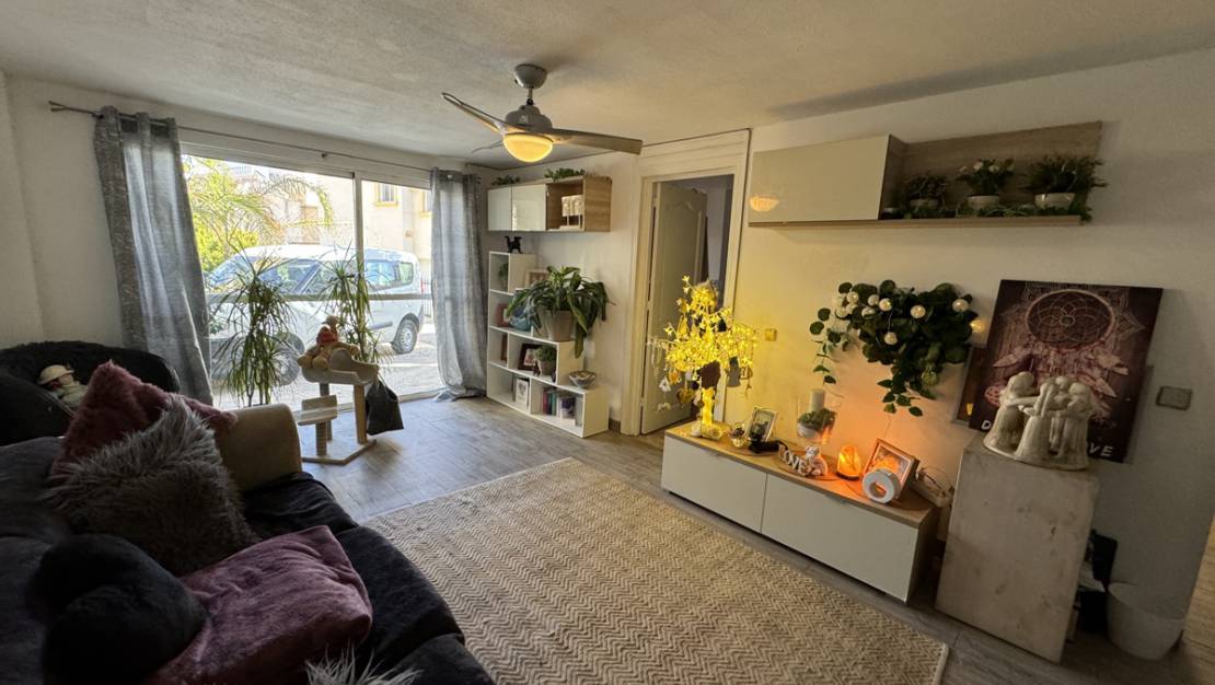 Venta - Chalet - La Zenia