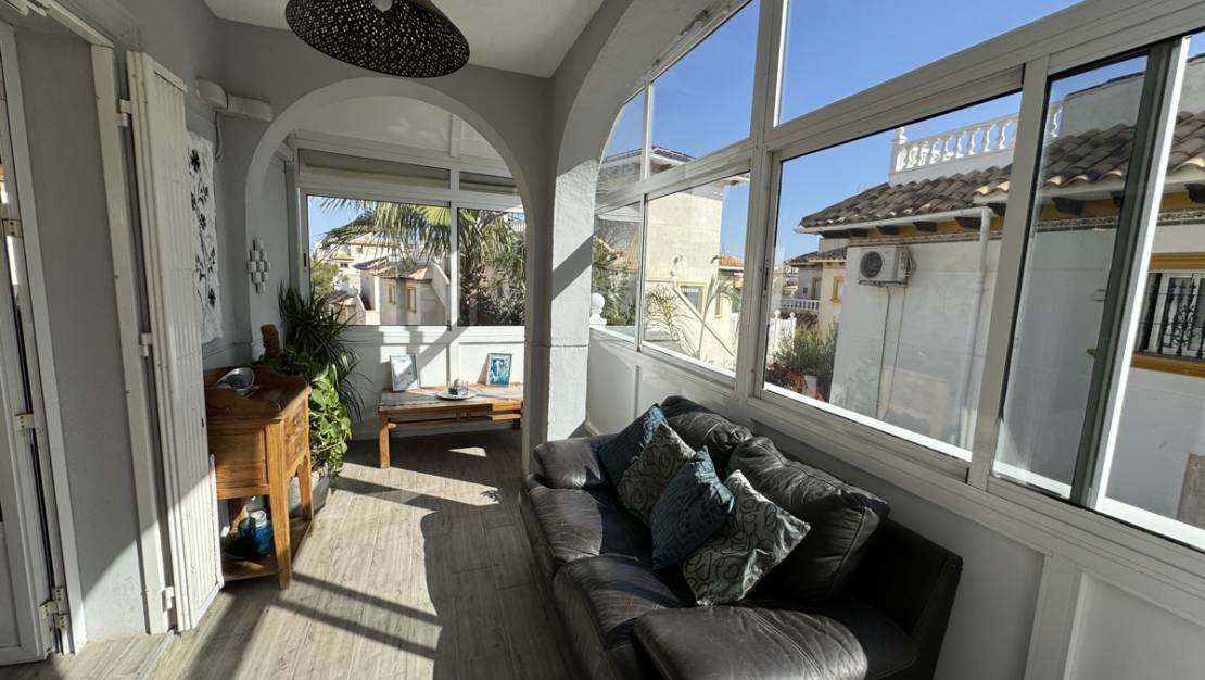 Venta - Chalet - La Zenia