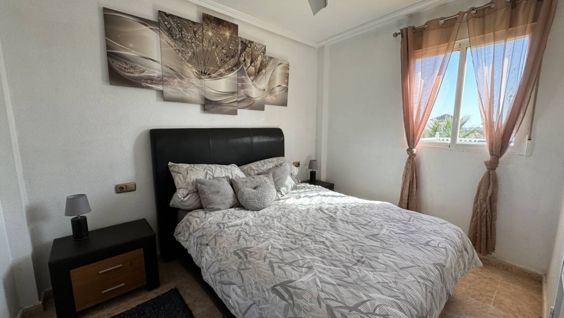 Venta - Chalet - La Zenia