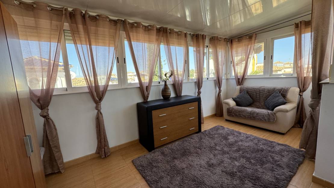 Venta - Chalet - La Zenia