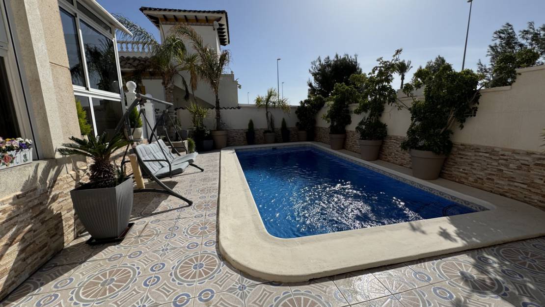 Venta - Chalet - La Zenia