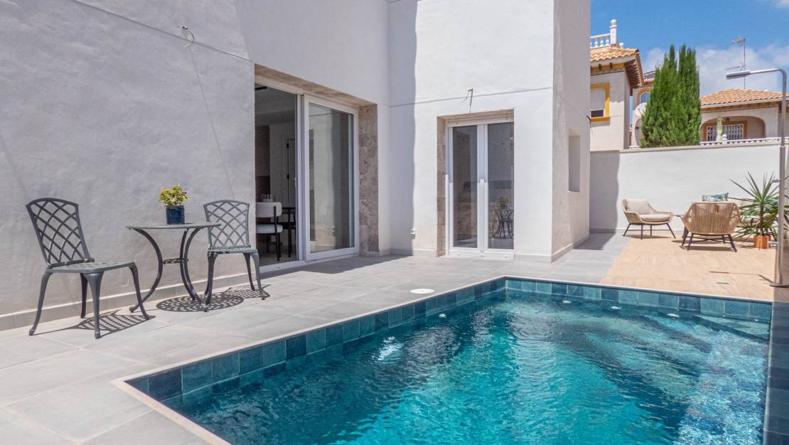 Venta - Chalet - La Zenia