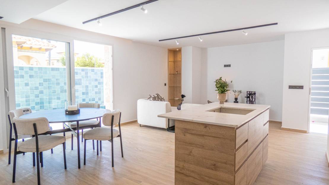 Venta - Chalet - La Zenia