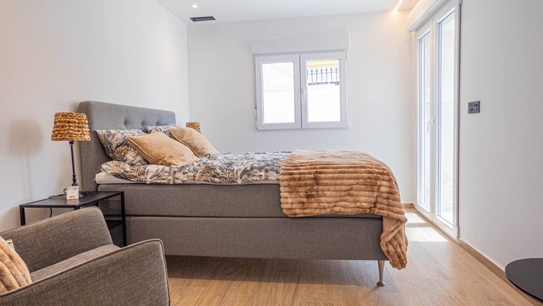 Venta - Chalet - La Zenia