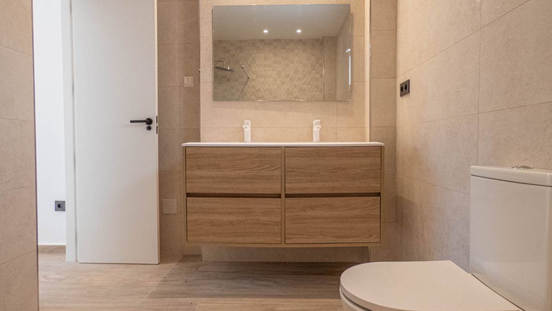 Venta - Chalet - La Zenia