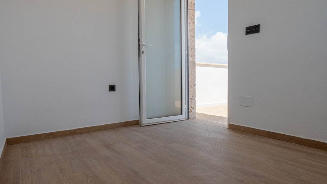 Venta - Chalet - La Zenia