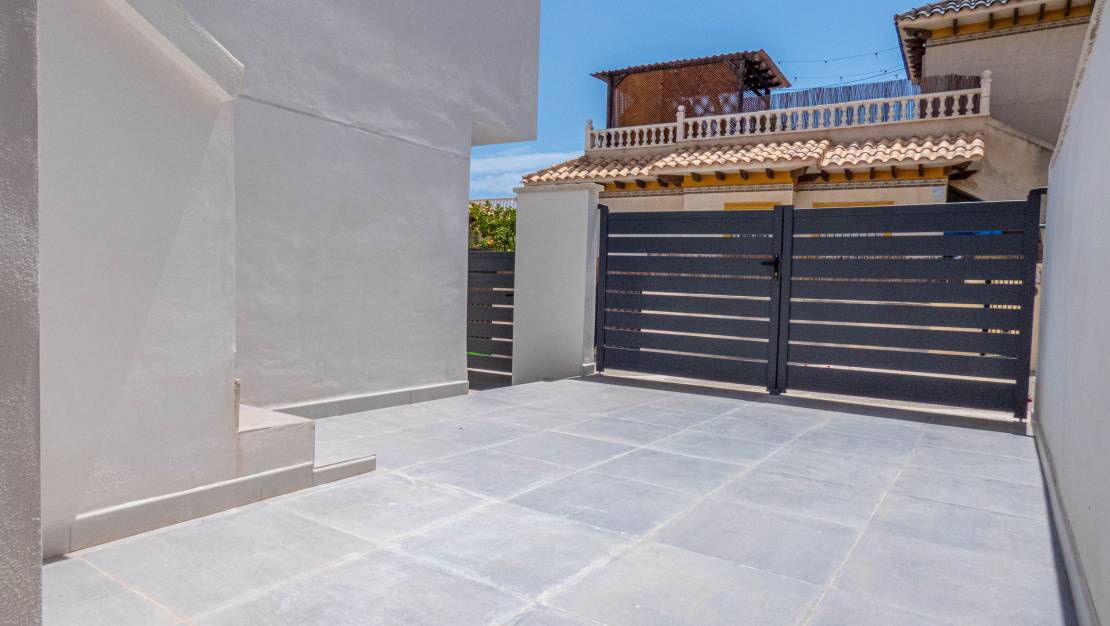 Venta - Chalet - La Zenia