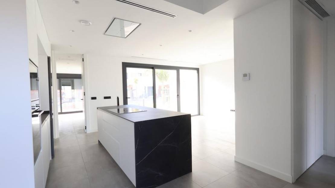 Venta - Chalet - Los Alcázares - Los Alcazares Centro