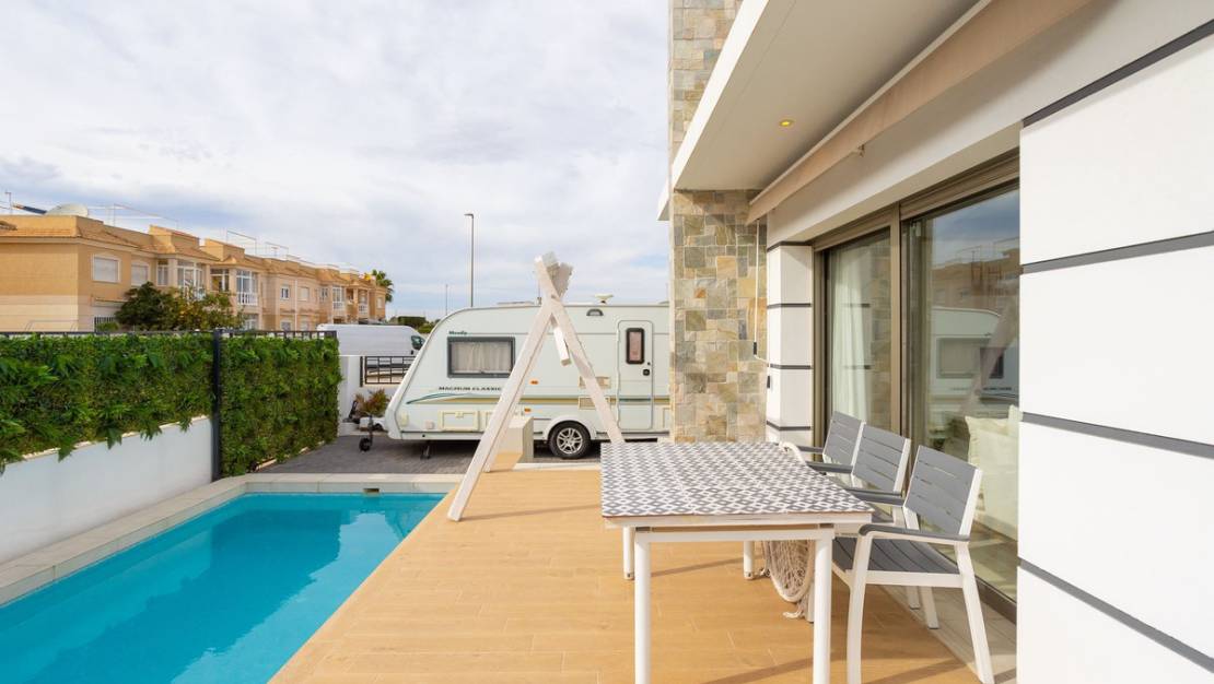 Venta - Chalet - Los Alcázares - Los Alcazares Centro