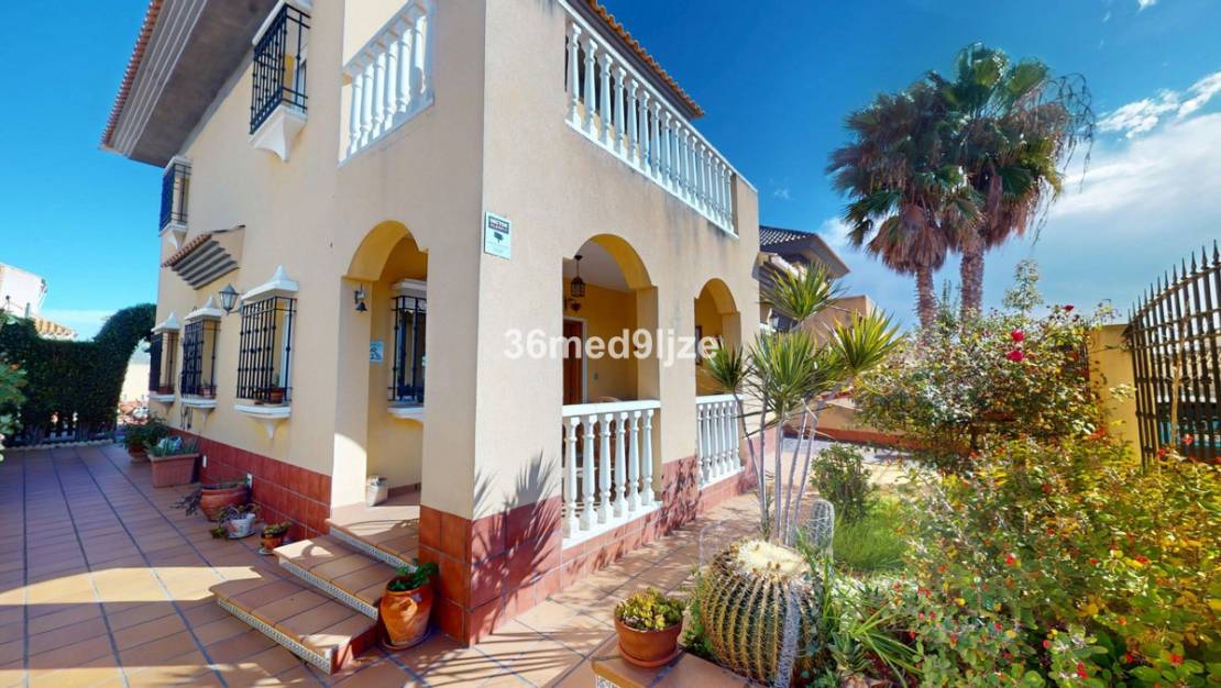 Venta - Chalet - Los Alcázares - Los Alcazares Centro