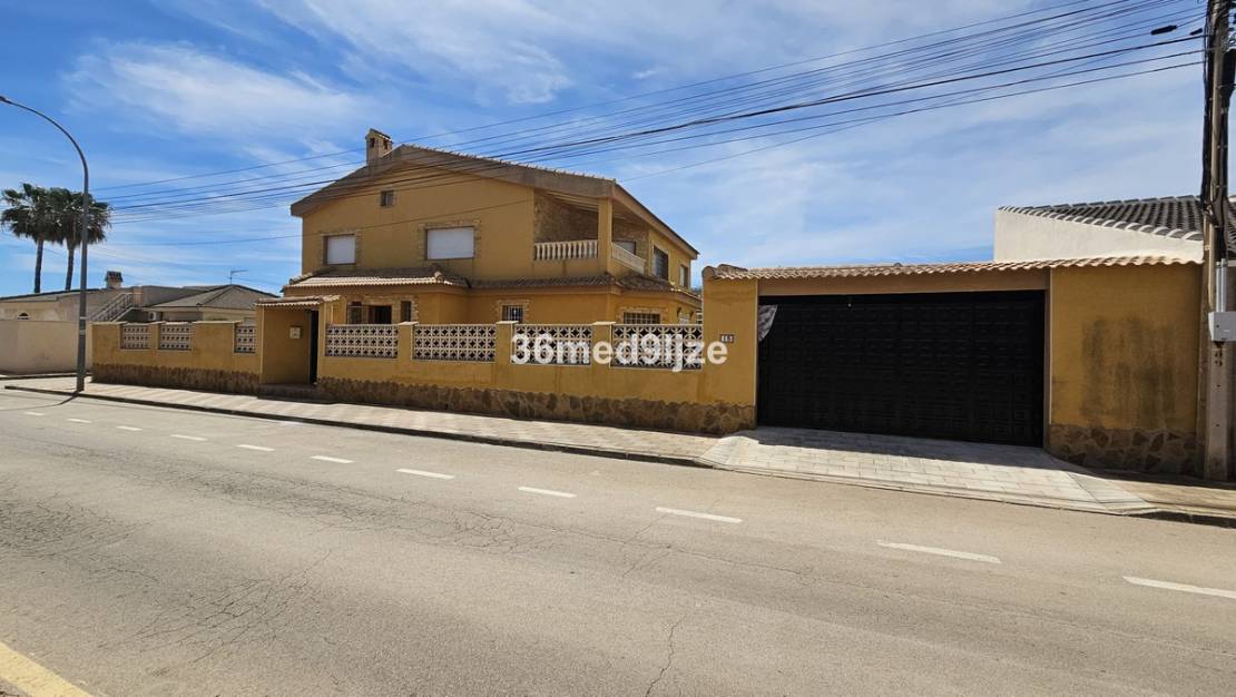 Venta - Chalet - Los Alcázares - Los Alcazares Centro