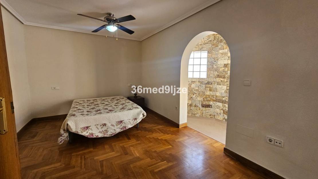 Venta - Chalet - Los Alcázares - Los Alcazares Centro
