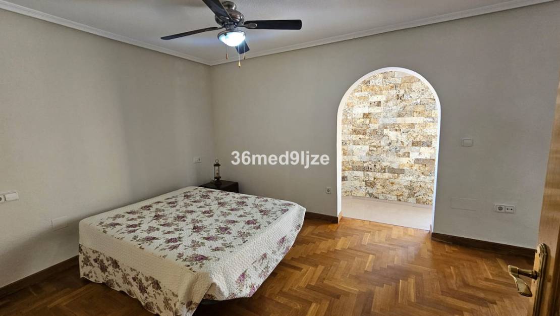 Venta - Chalet - Los Alcázares - Los Alcazares Centro