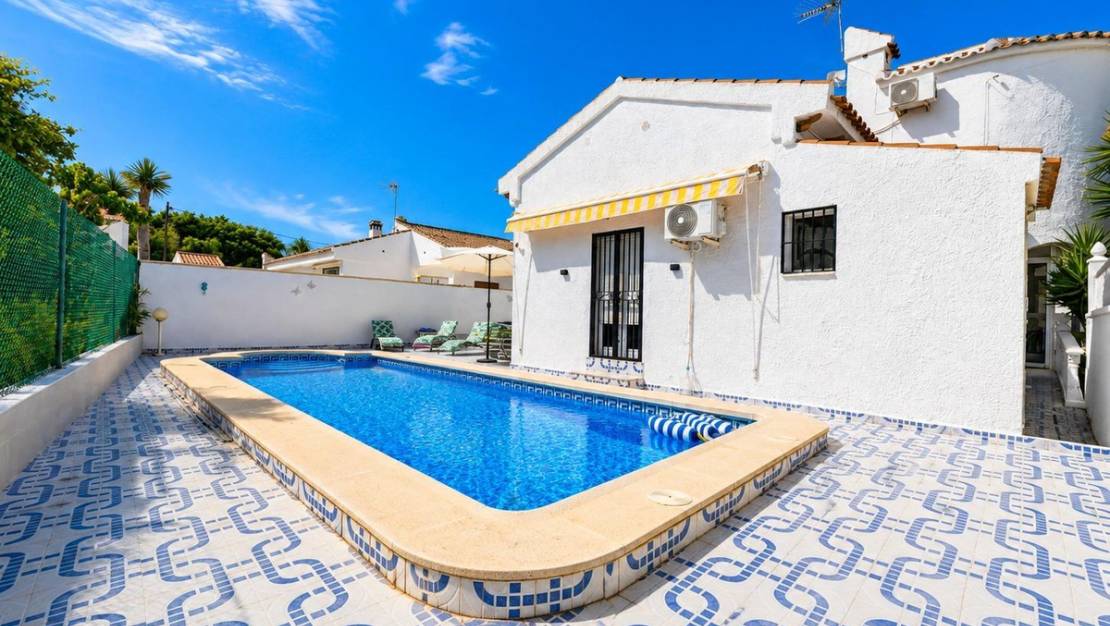 Venta - Chalet - Los Alcázares - Los Alcazares Centro