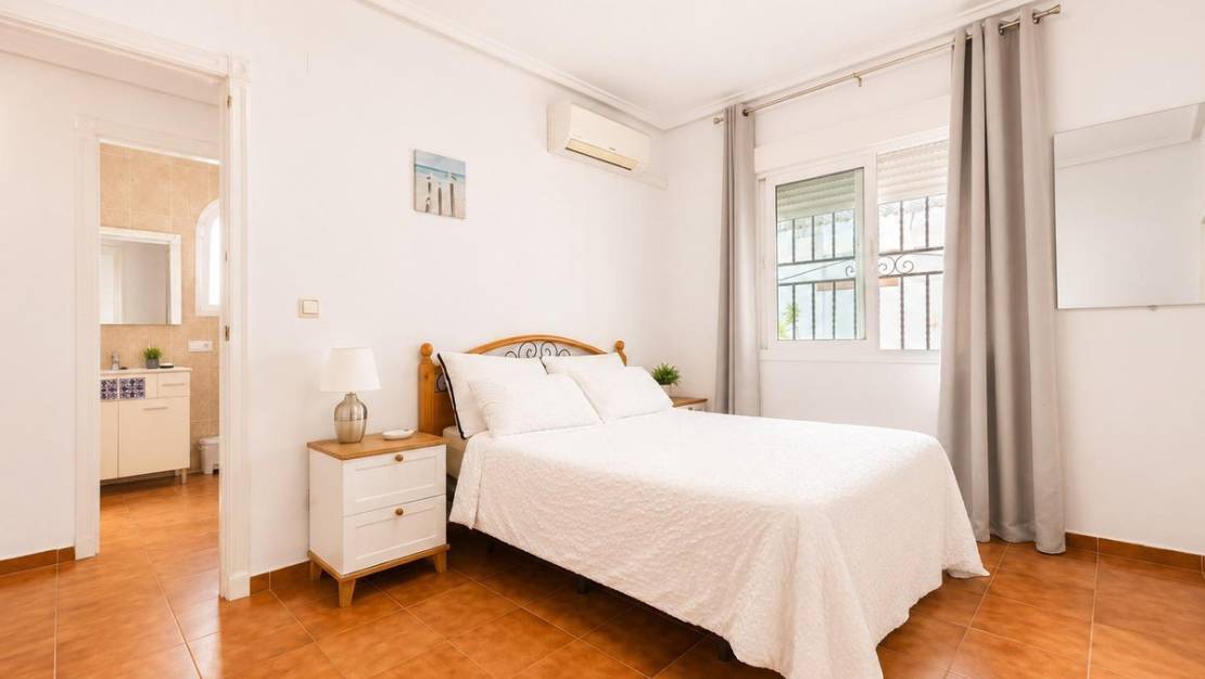 Venta - Chalet - Los Alcázares - Los Alcazares Centro