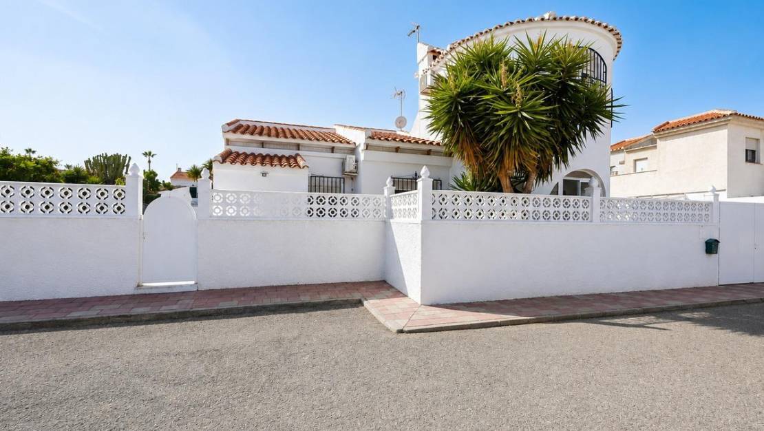 Venta - Chalet - Los Alcázares - Los Alcazares Centro