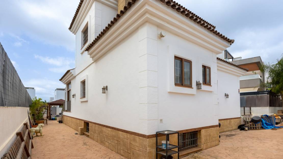 Venta - Chalet - Los Montesinos - Los Montesinos Centro