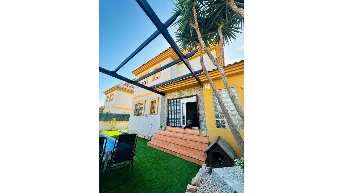 Venta - Chalet - Los Montesinos - Los Montesinos Centro