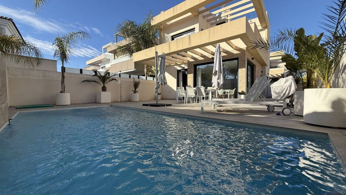 Venta - Chalet - Los Montesinos - Los Montesinos Centro