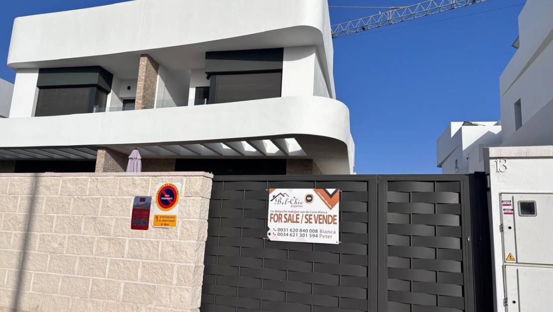 Venta - Chalet - Los Montesinos - Los Montesinos Centro