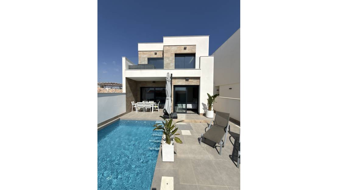 Venta - Chalet - Los Montesinos - Los Montesinos Centro