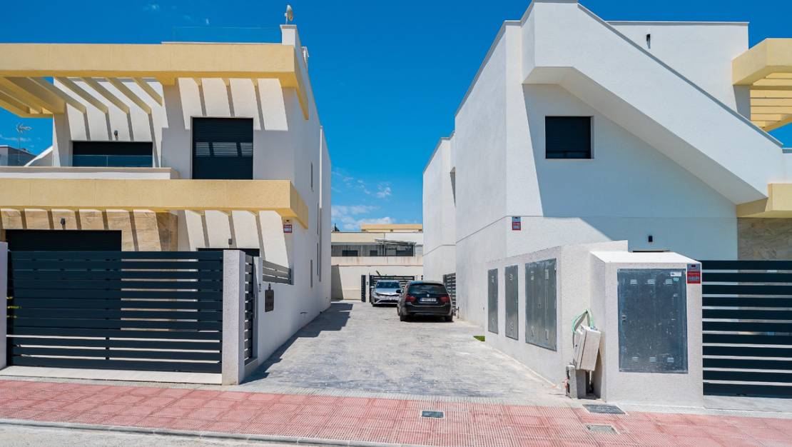 Venta - Chalet - Los Montesinos - Los Montesinos Centro